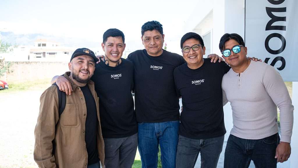 Grupo de hombres de la iglesia